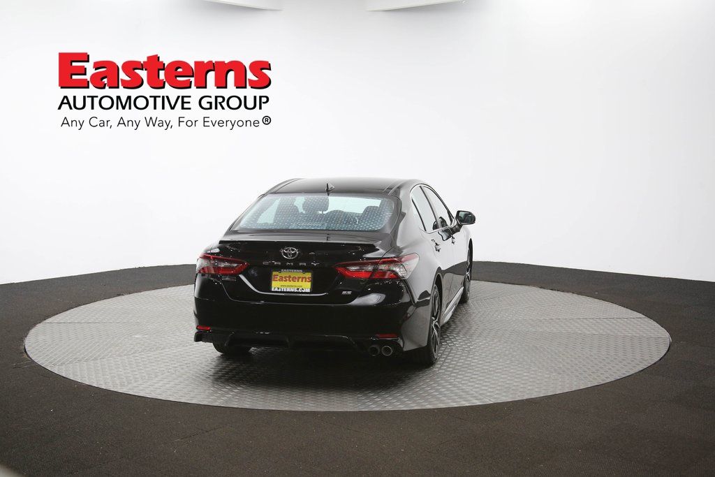 Vehicle image 17 of 61