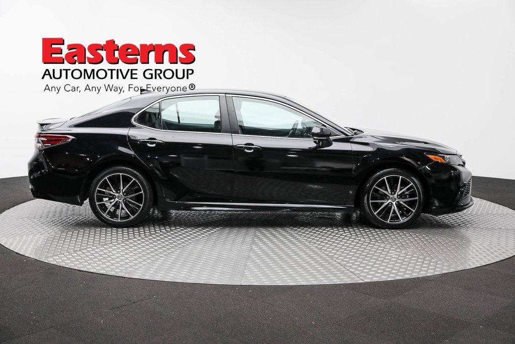 Vehicle image 12 of 61