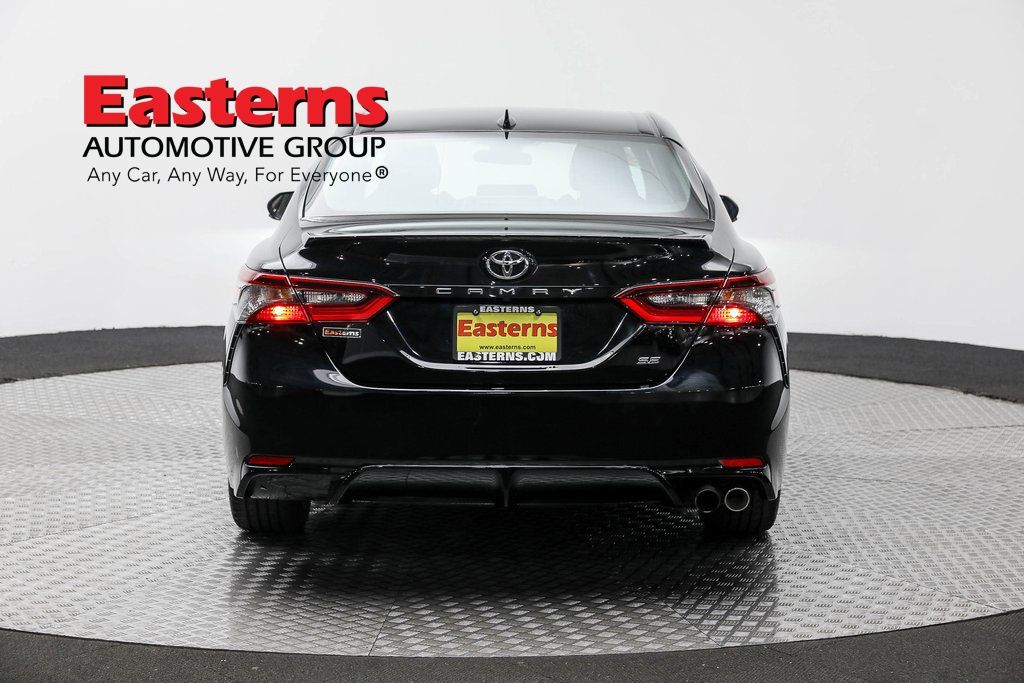 Vehicle image 14 of 61