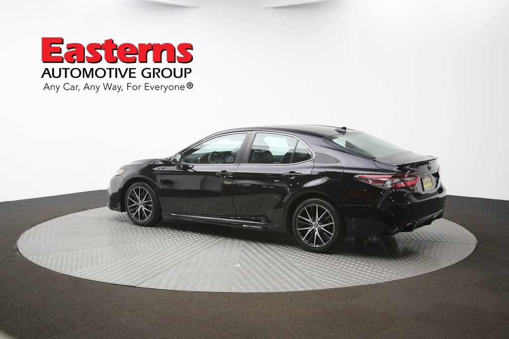Vehicle image 34 of 61