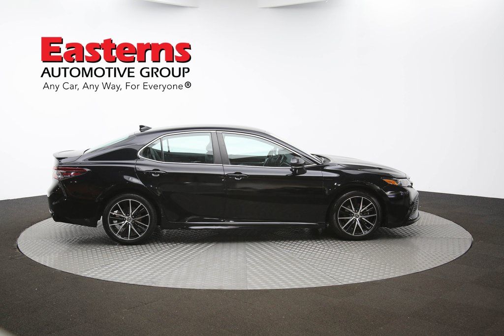 Vehicle image 7 of 61