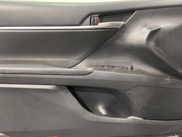Vehicle image 13 of 25