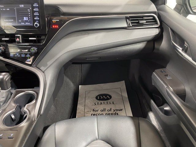 Vehicle image 18 of 25