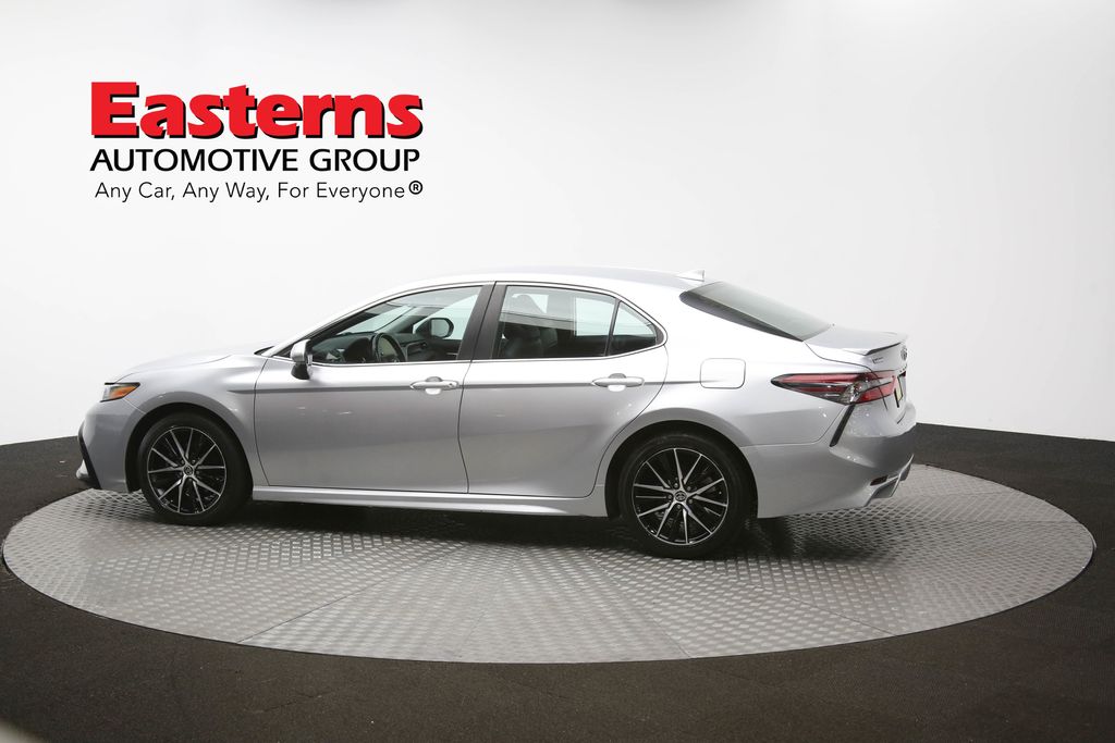 Vehicle image 32 of 61