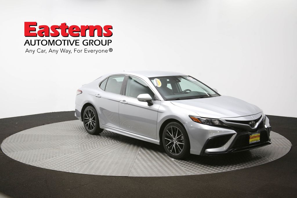 Vehicle image 10 of 61