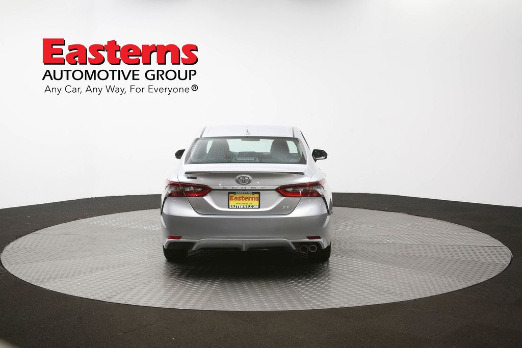 Vehicle image 27 of 61