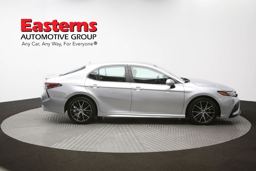 Vehicle image 18 of 61