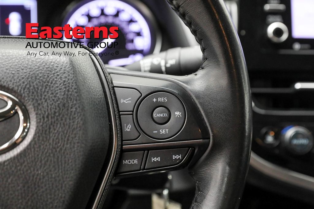 Vehicle image 46 of 61