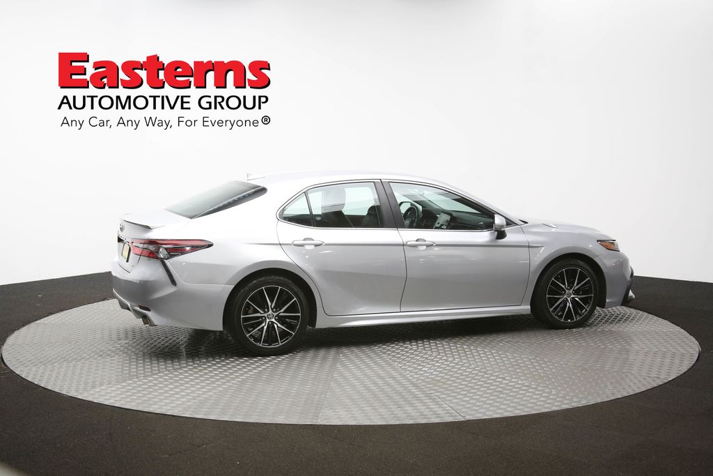 Vehicle image 21 of 61