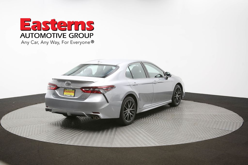 Vehicle image 22 of 61