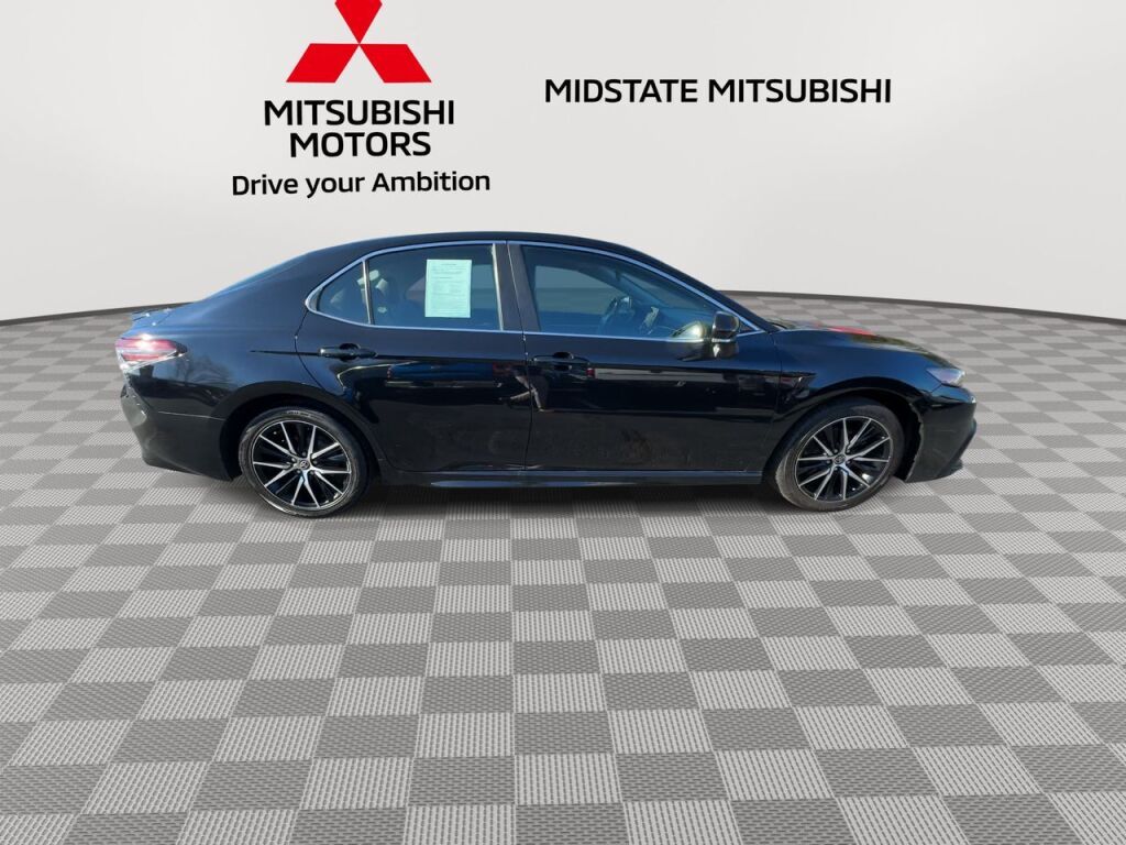 Vehicle image 6 of 33