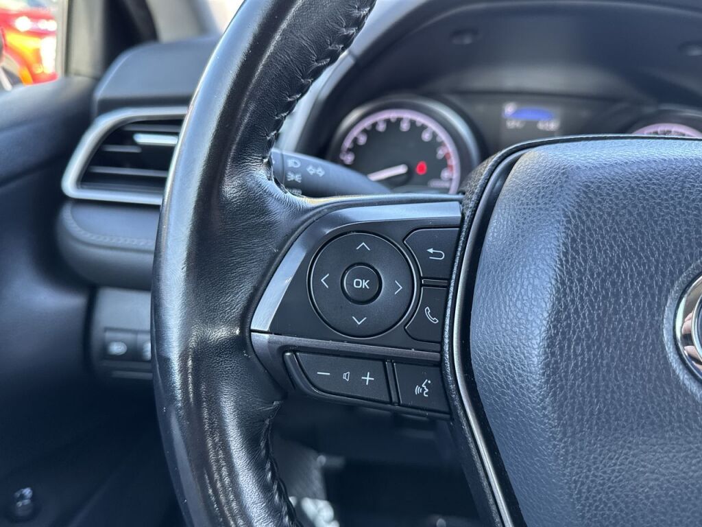 Vehicle image 22 of 33