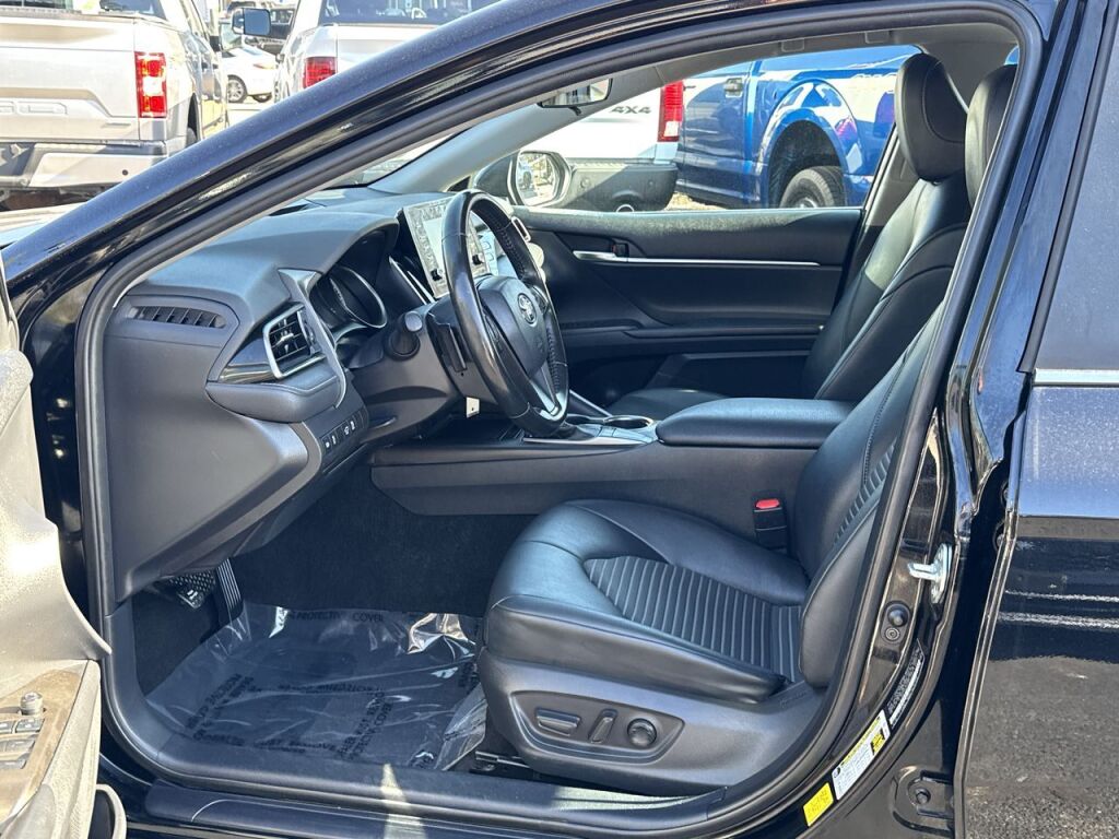 Vehicle image 15 of 33