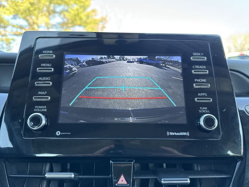 Vehicle image 26 of 33