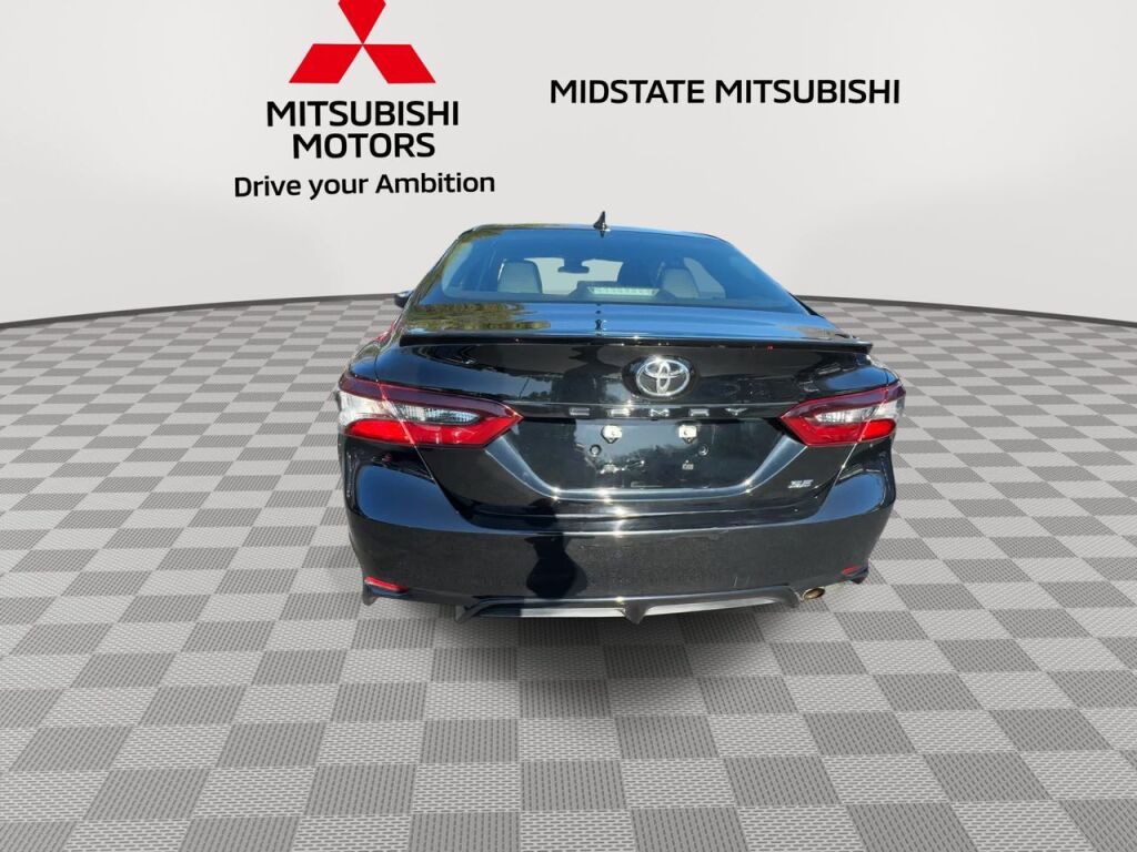 Vehicle image 9 of 33