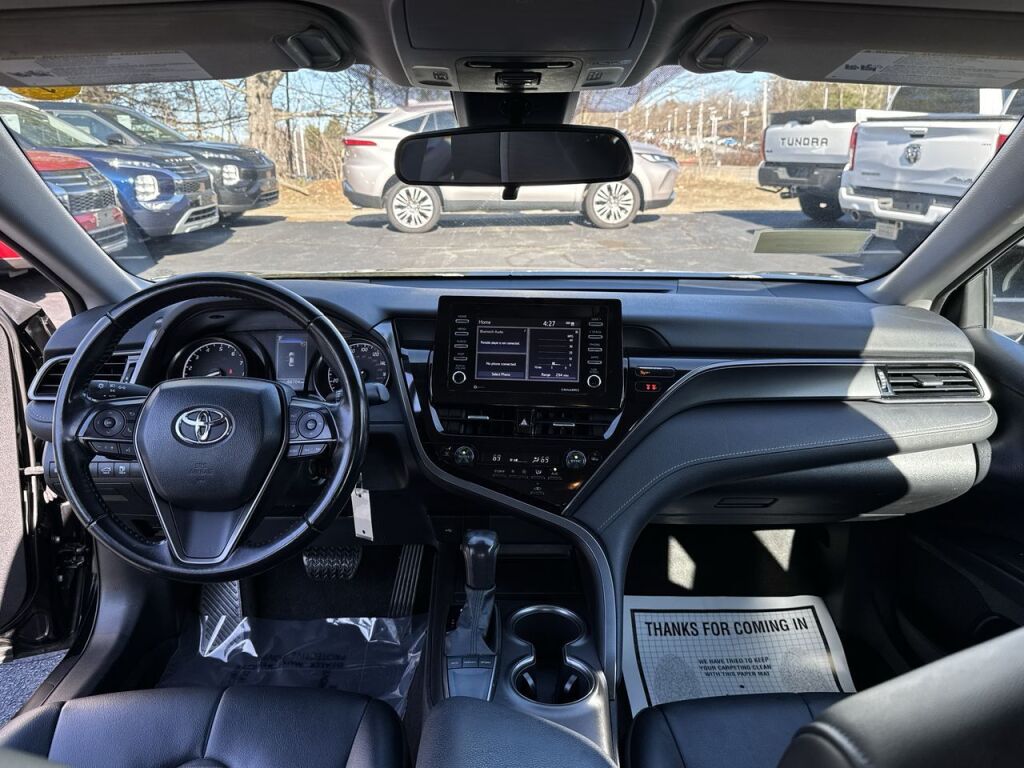 Vehicle image 18 of 33