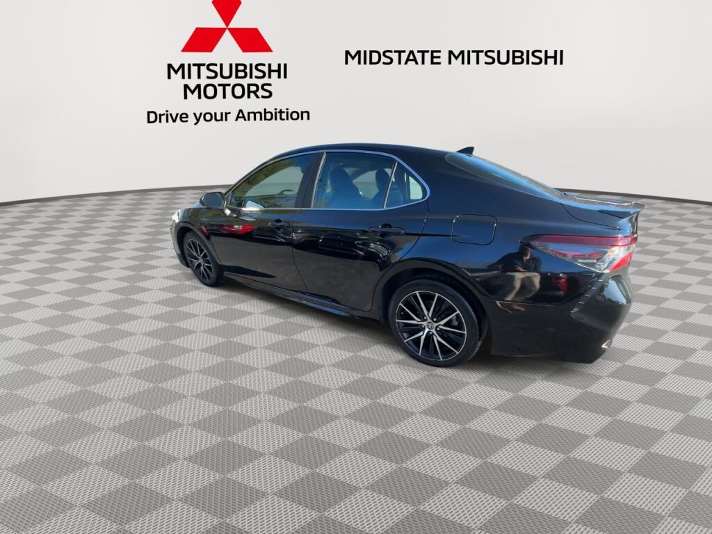 Vehicle image 11 of 33