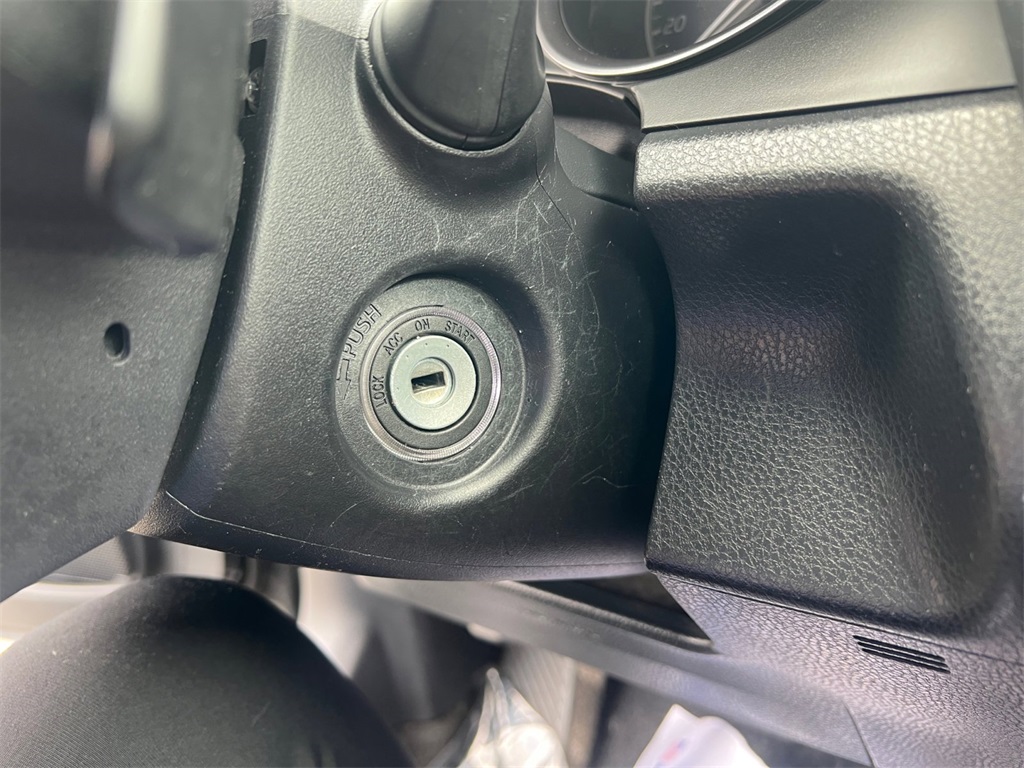 Vehicle image 31 of 32