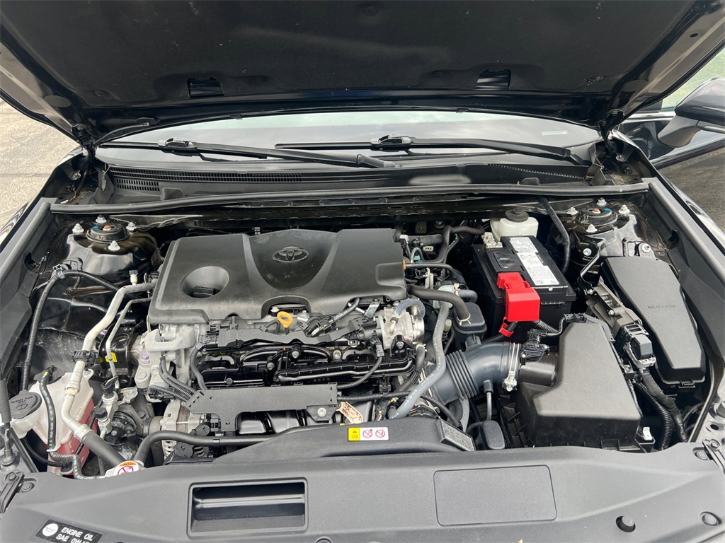 Vehicle image 28 of 32