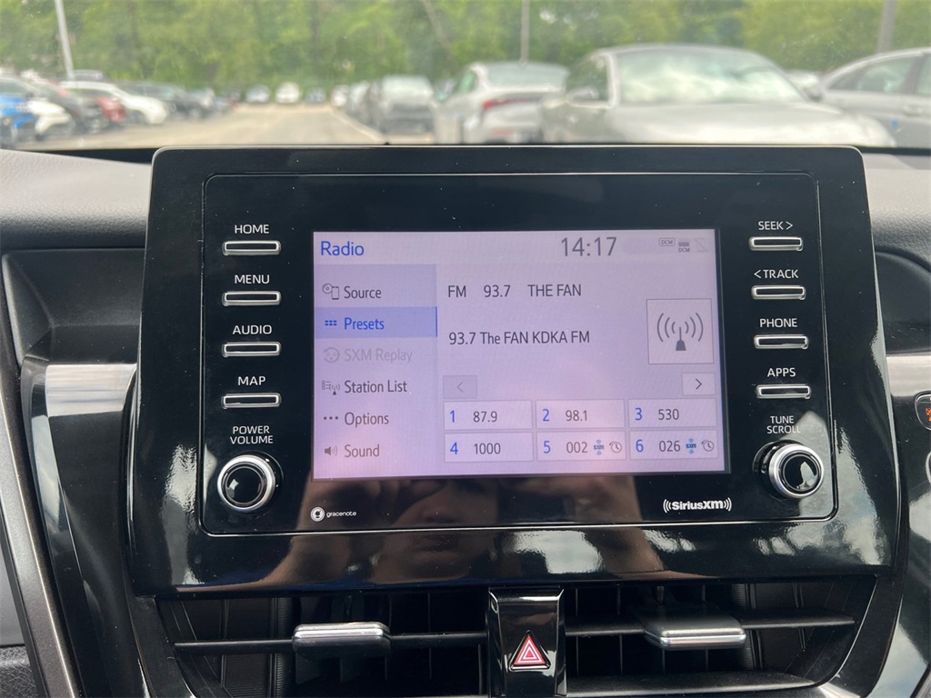 Vehicle image 18 of 32