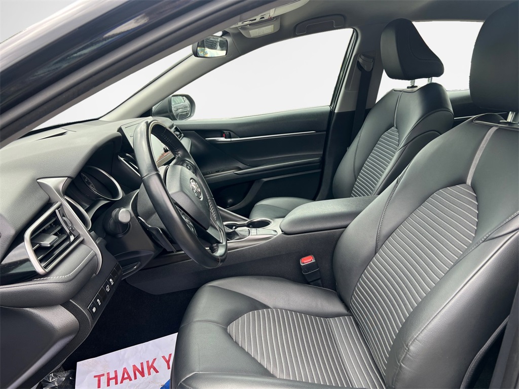 Vehicle image 12 of 32