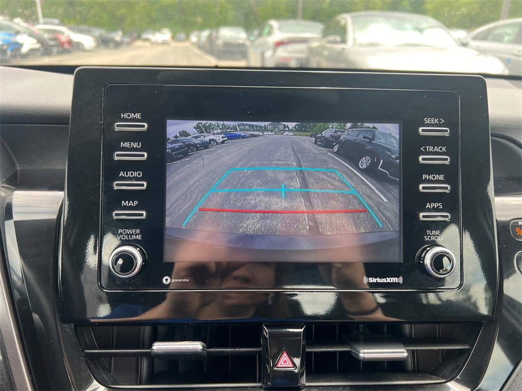 Vehicle image 19 of 32