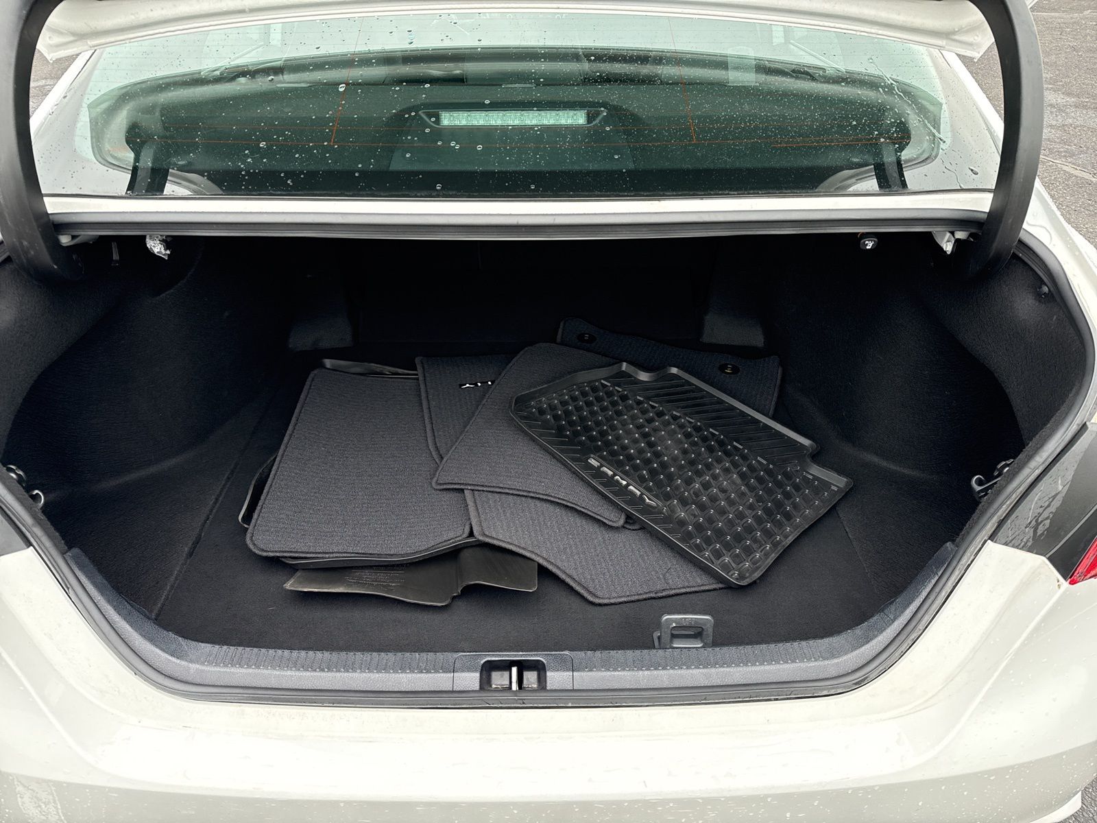 Vehicle image 13 of 37