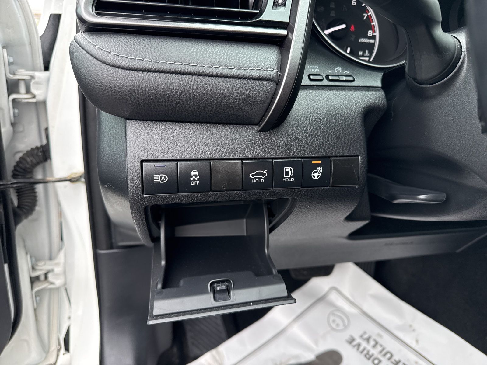 Vehicle image 17 of 37