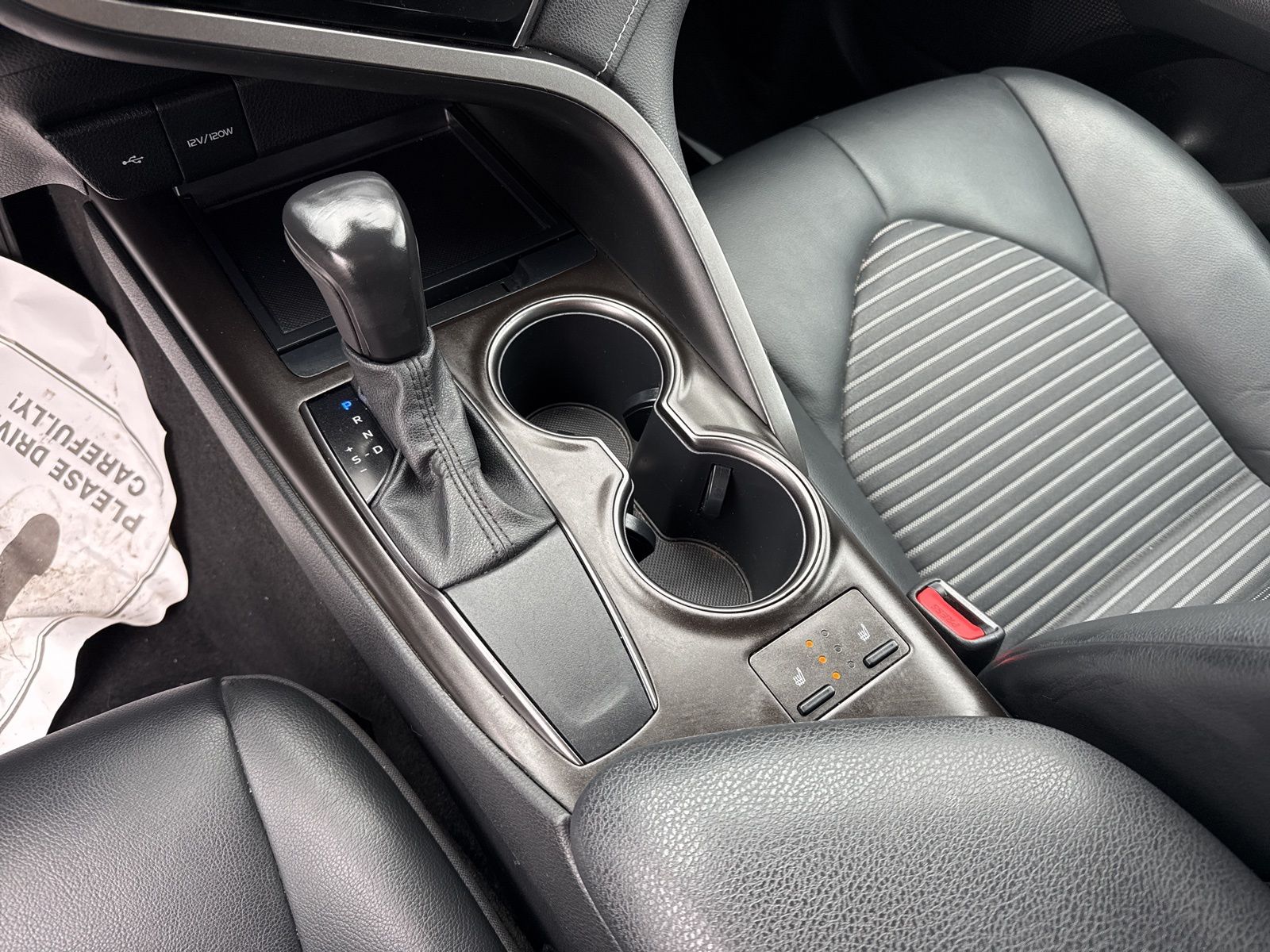 Vehicle image 21 of 37
