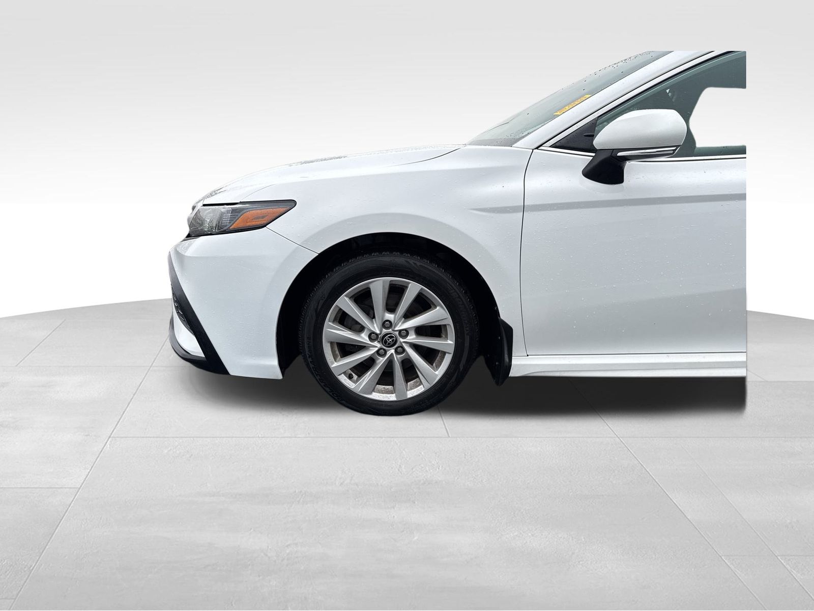 Vehicle image 10 of 37