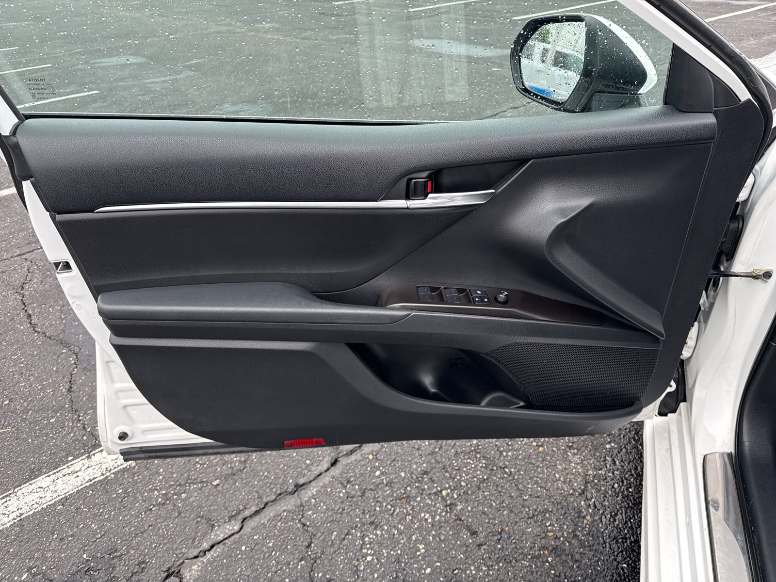 Vehicle image 14 of 37