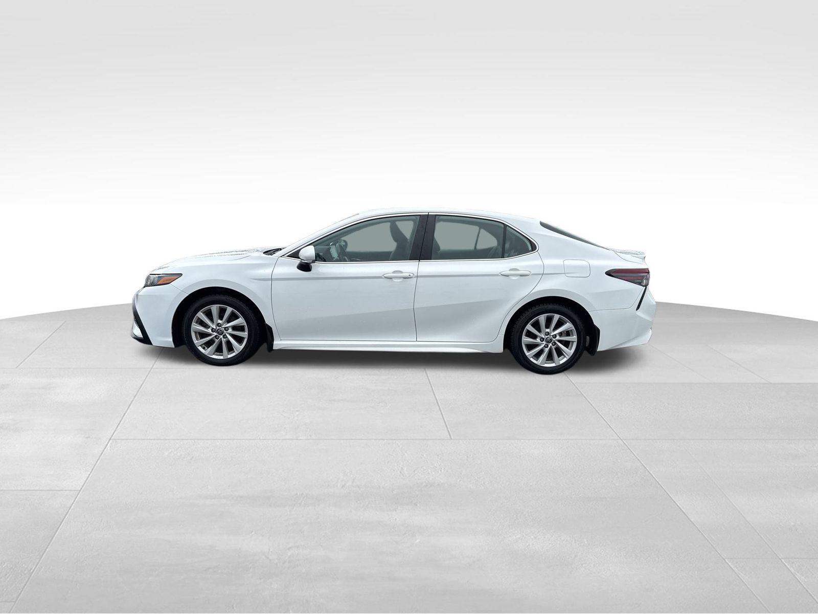 Vehicle image 9 of 37