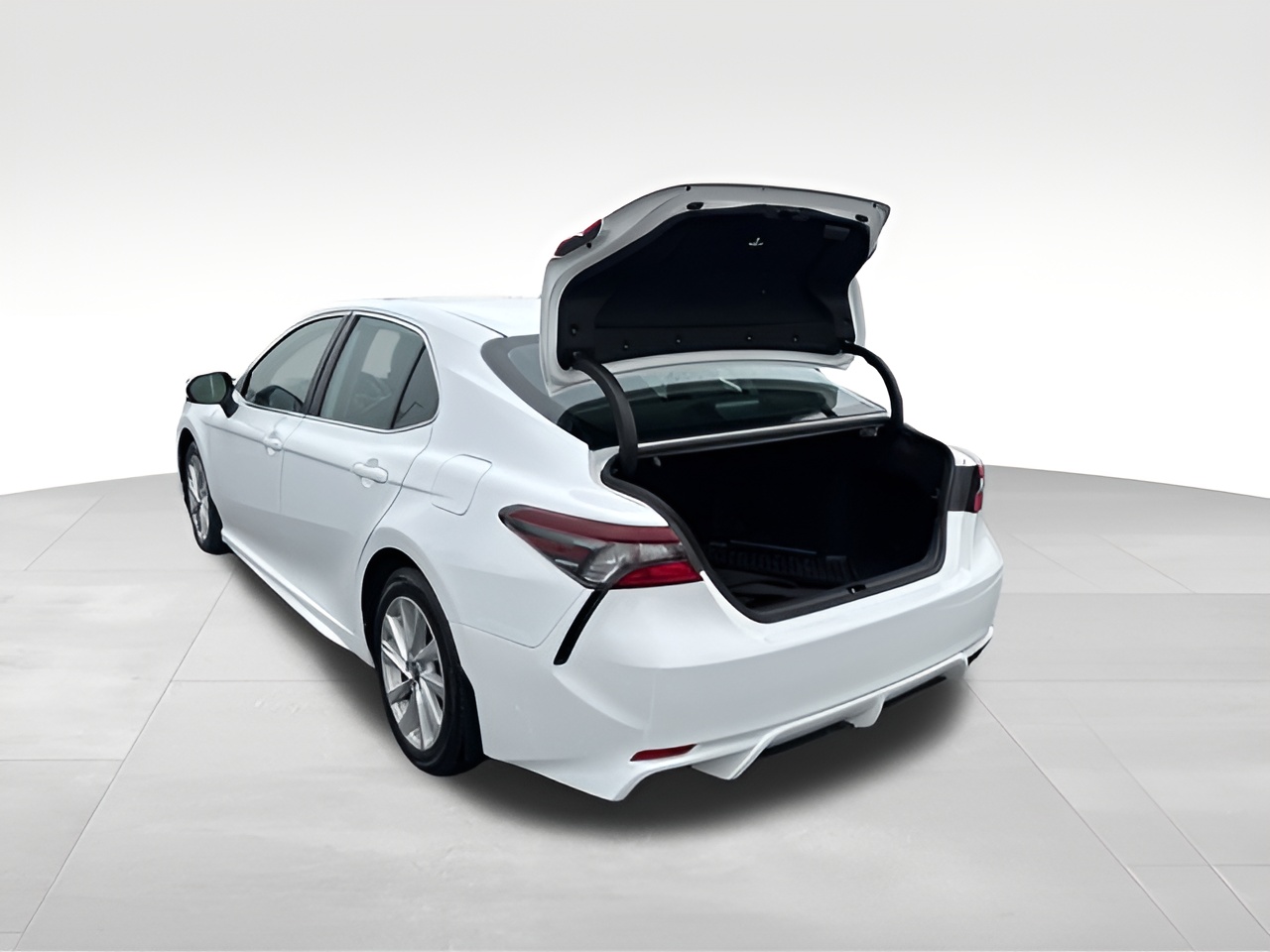 Vehicle image 34 of 37