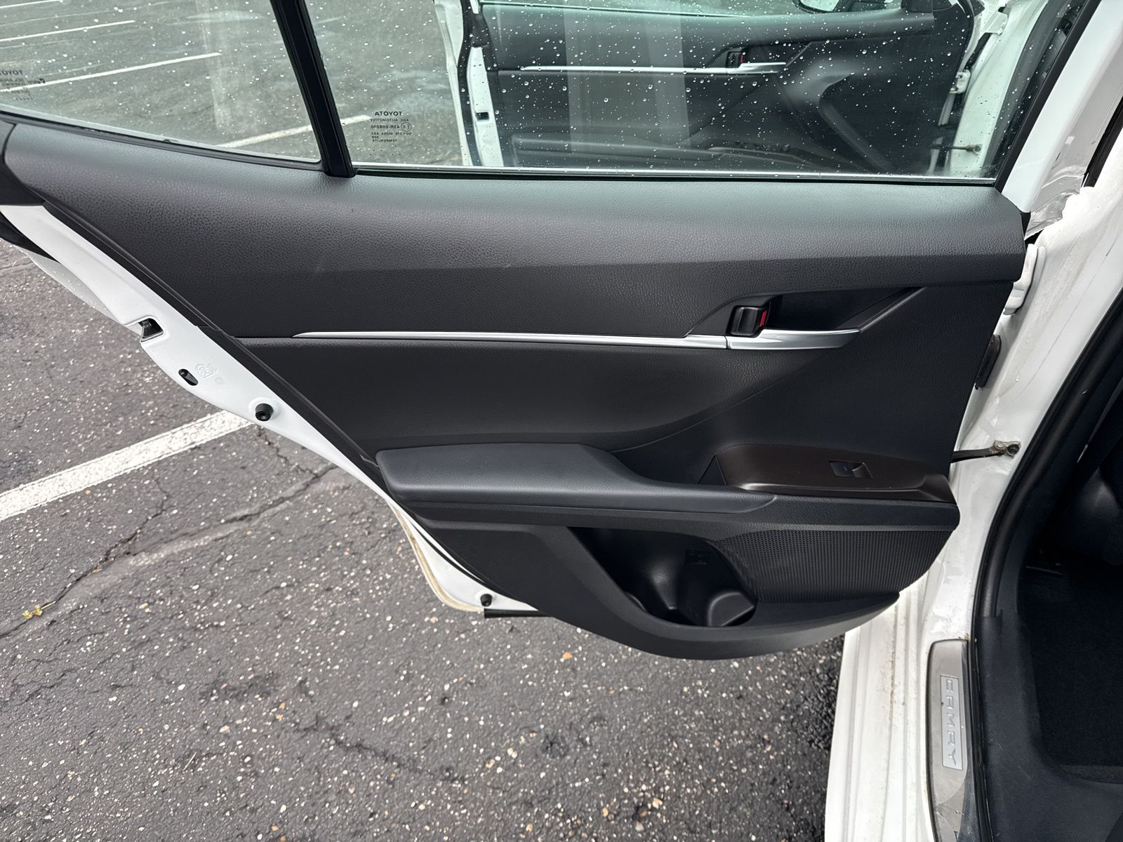 Vehicle image 25 of 37