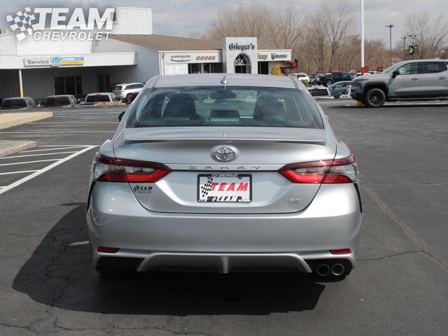 Vehicle image 7 of 32
