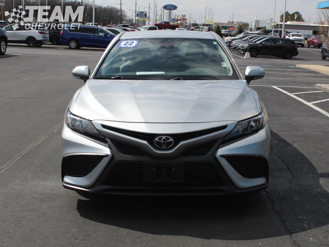 Vehicle image 2 of 32