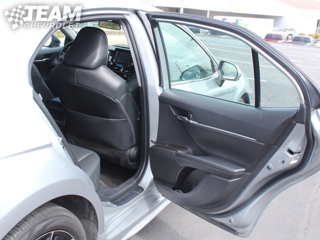 Vehicle image 24 of 32