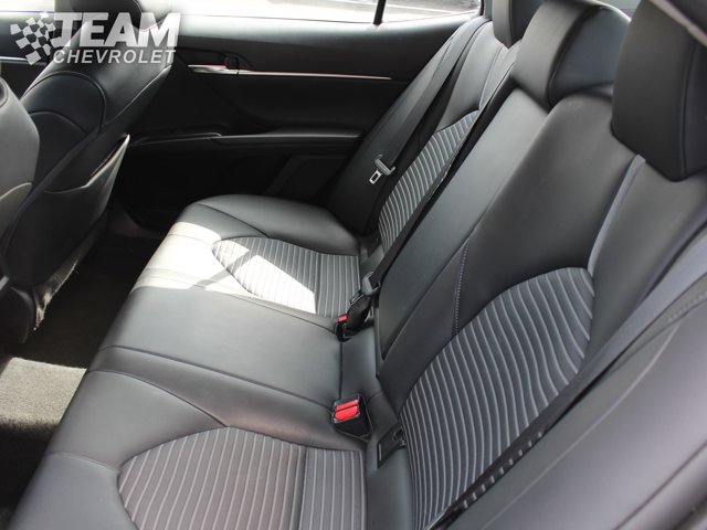 Vehicle image 23 of 32