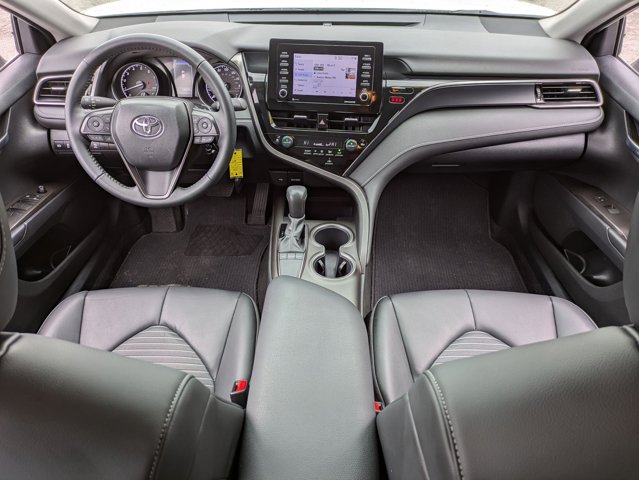 Vehicle image 17 of 24