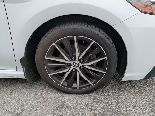 Vehicle image 23 of 24