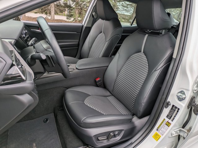 Vehicle image 7 of 24
