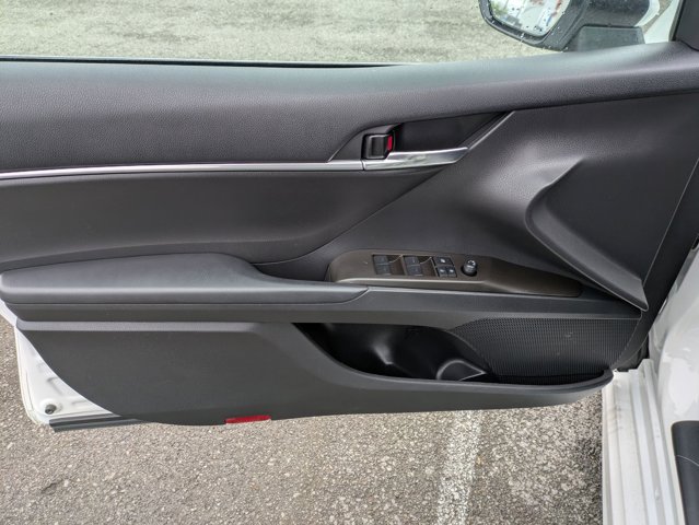 Vehicle image 6 of 24
