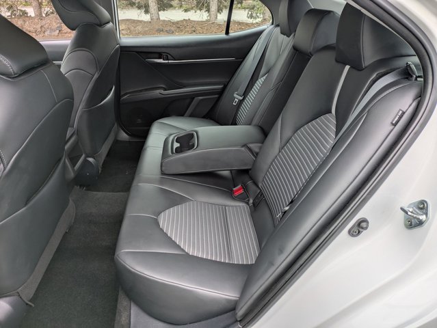 Vehicle image 18 of 24