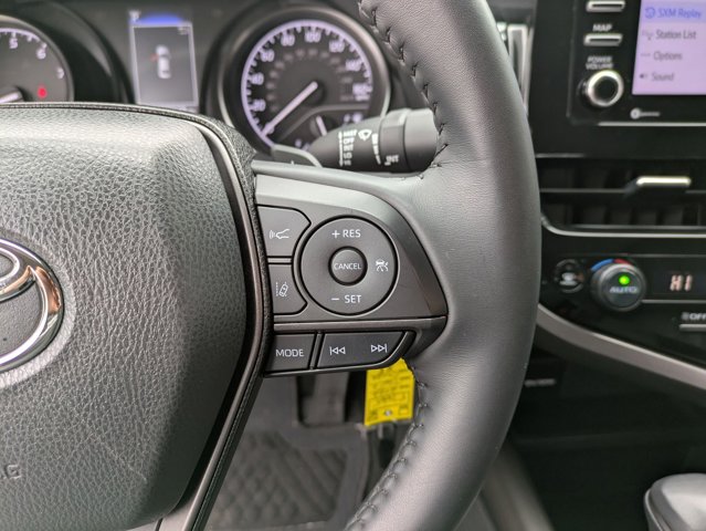 Vehicle image 11 of 24