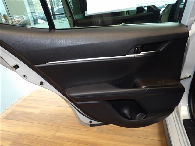 Vehicle image 20 of 37