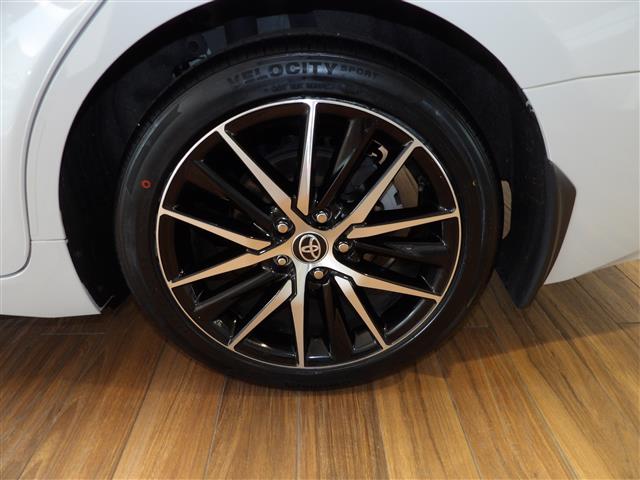 Vehicle image 9 of 37