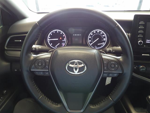 Vehicle image 27 of 37