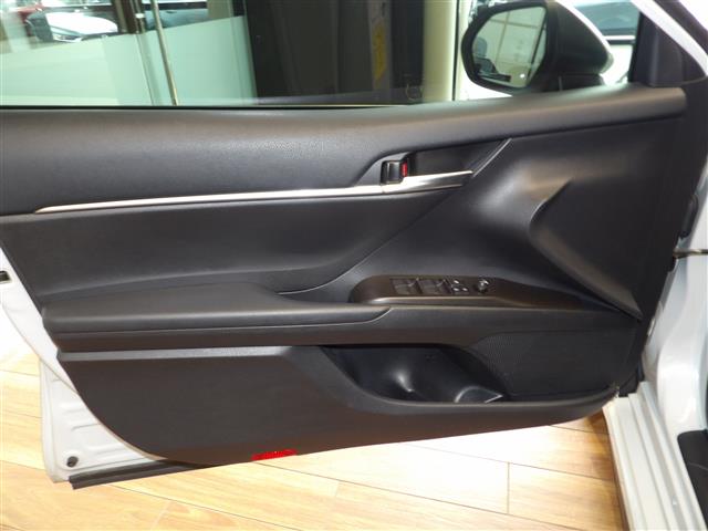 Vehicle image 23 of 37