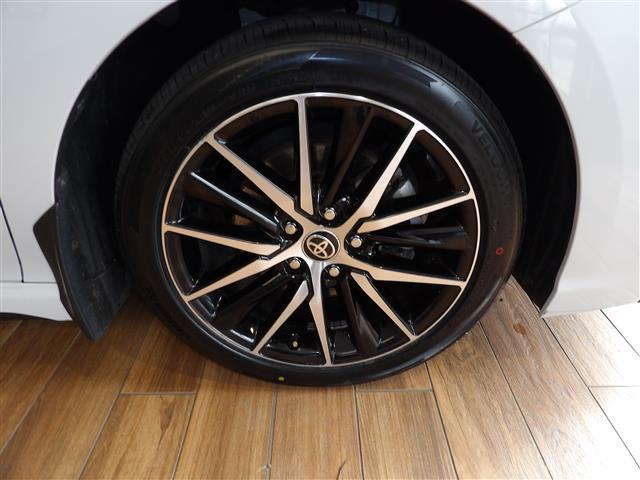 Vehicle image 6 of 37