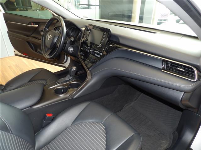 Vehicle image 13 of 37